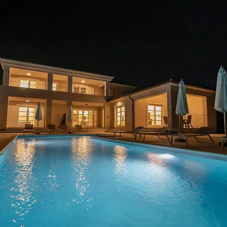 Holiday home Luna
