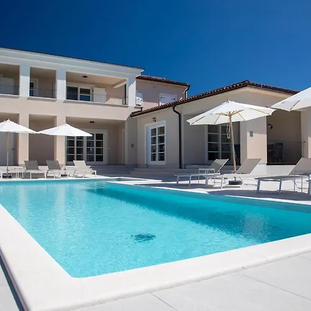Holiday home Luna Smoljanci